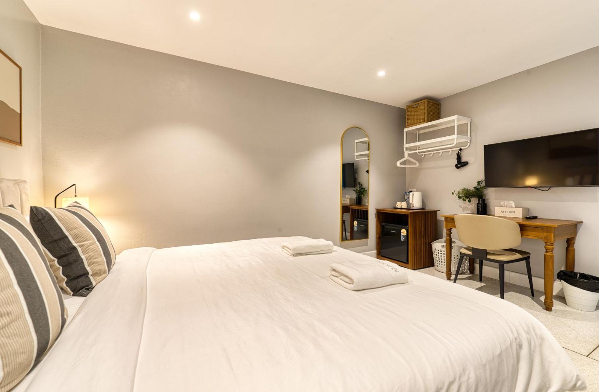 Ab House Aparthotel กรุงเทพมหานคร ภายนอก รูปภาพ